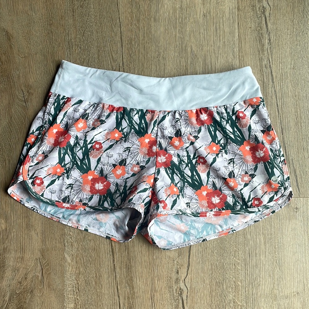 Sz M Senita Athletics Swift Shorts Freesia Active Wear Athletic Running Shorts